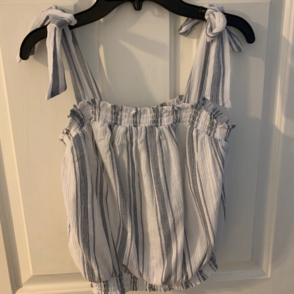 Universal Thread XS top